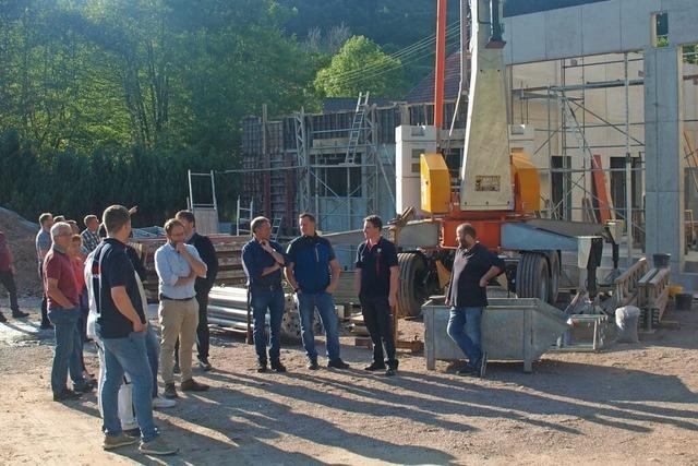 Die Leitungserneuerung beim neuen Feuerwehrgertehaus in Dachsberg ist eine Herausforderung