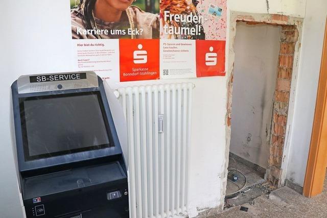 Sparkasse ersetzt gesprengten Geldautomaten in Berau