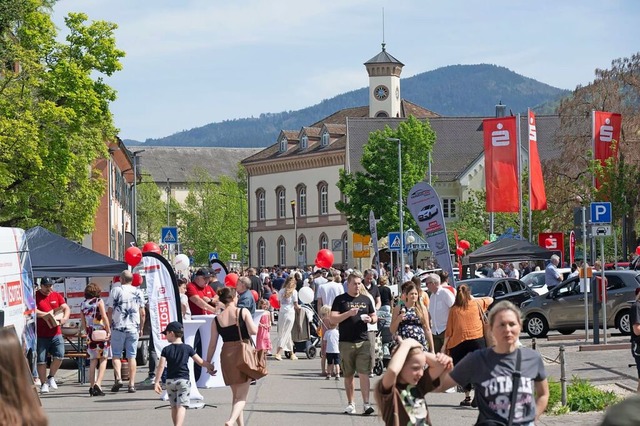 An den verkaufsoffenen Sonntagen ist w...edarf bei der Belebung der Innenstadt.  | Foto: Volker Mnch