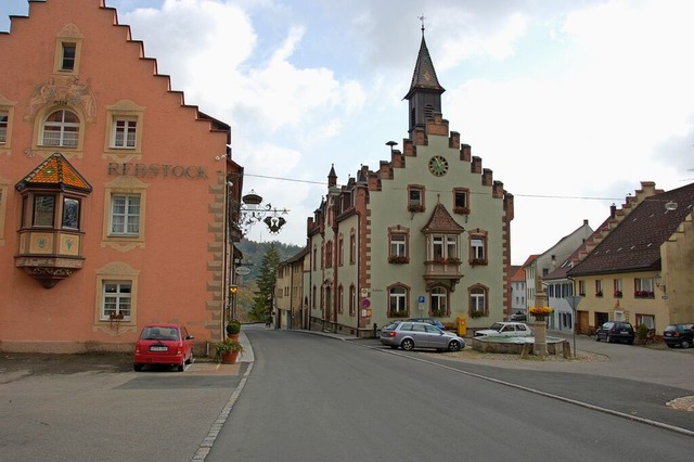 Wer holt bei der Kommunalwahl in Sthl...end der Auszhlung der Wahlergebnisse.  | Foto: Sebastian Barthmes