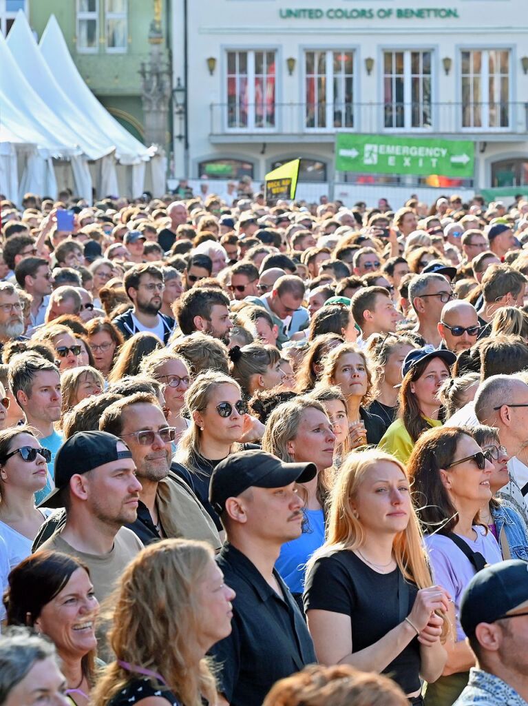 Parov Stelar und Meute haben den Mnsterplatz zum Beben gebracht.