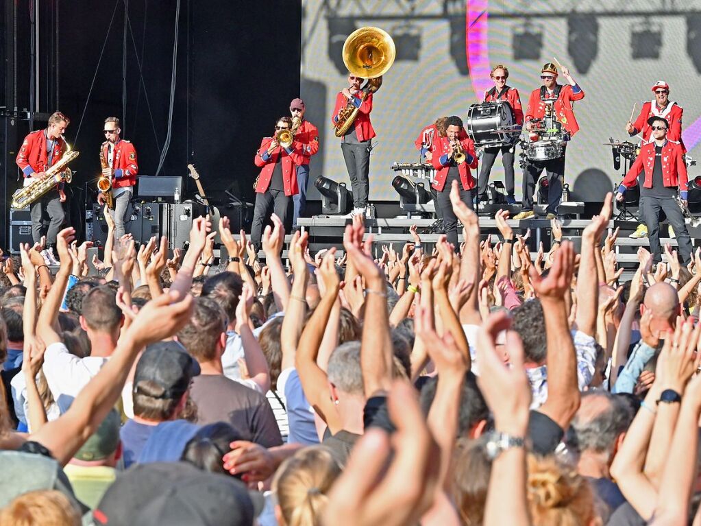 Parov Stelar und Meute haben den Mnsterplatz zum Beben gebracht.