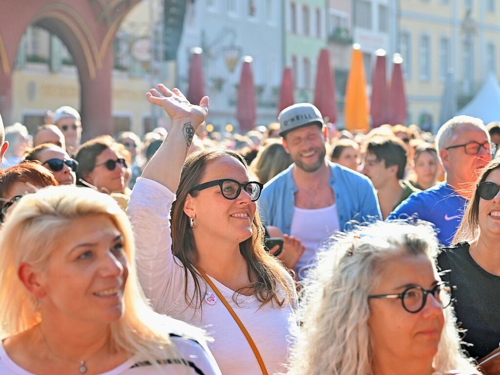 Parov Stelar und Meute haben den Mnsterplatz zum Beben gebracht.