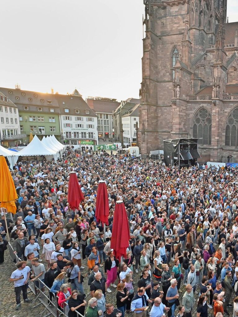 Parov Stelar und Meute haben den Mnsterplatz zum Beben gebracht.