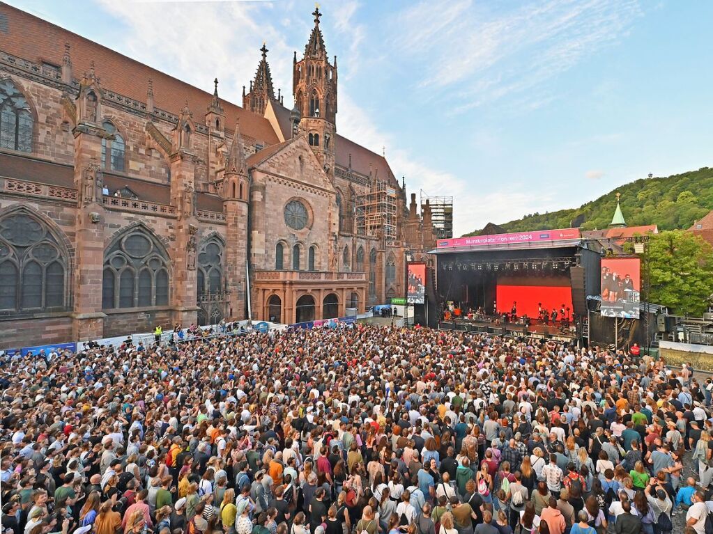 Parov Stelar und Meute haben den Mnsterplatz zum Beben gebracht.