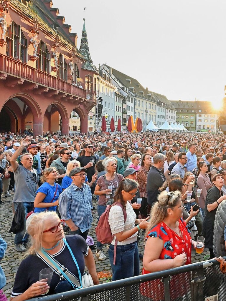 Parov Stelar und Meute haben den Mnsterplatz zum Beben gebracht.