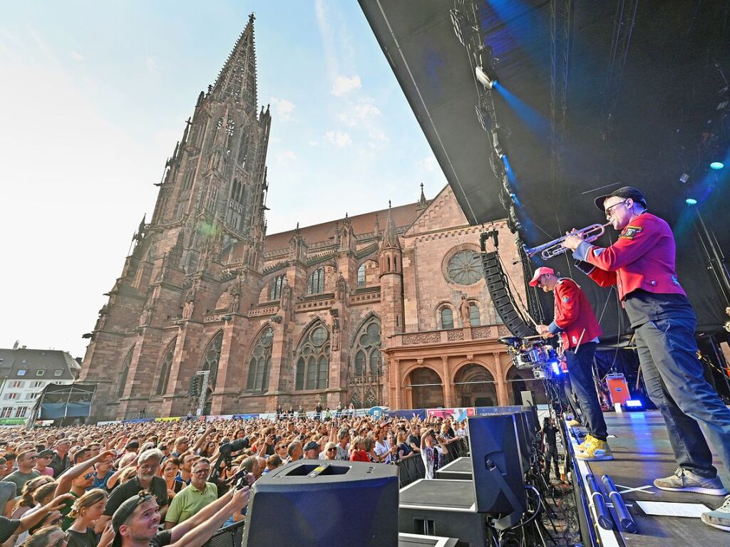 Parov Stelar und Meute haben den Mnsterplatz zum Beben gebracht.