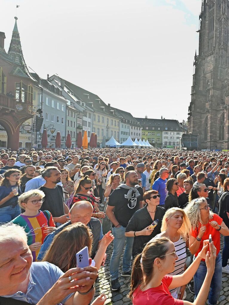 Parov Stelar und Meute haben den Mnsterplatz zum Beben gebracht.