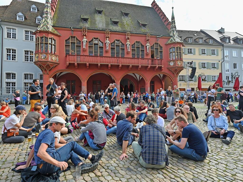 Parov Stelar und Meute haben den Mnsterplatz zum Beben gebracht.