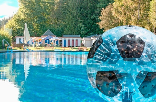 Auch wenn das groe Becken nicht &#821...: Das Kappler Freibad ffnet trotzdem.  | Foto: privat