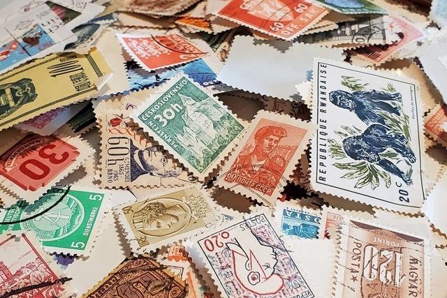 Eine Neustdterin sammelt kiloweise Briefmarken fr den guten Zweck