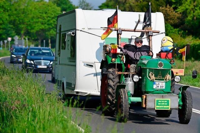 Von Welmlingen bis zur Nordsee: Rolf Mck ist mit einem Deutz und Wohnwagen auf groer Tour