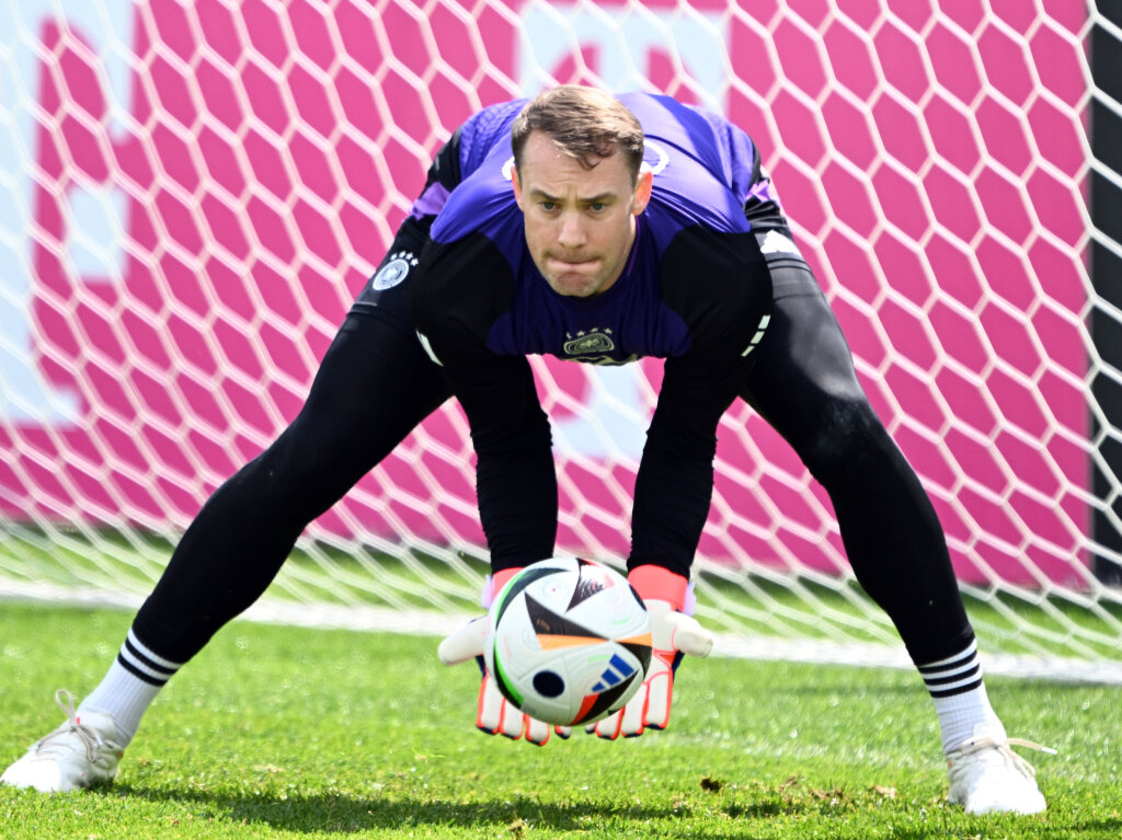 Manuel Neuer, 38 Jahre: Der Torhter des FC Bayern Mnchen wird als Nummer 1 ins Turnier gehen. Der 38-Jhrige steht bei der Heim-EM vor seinem achten Turnier mit der Nationalmannschaft.