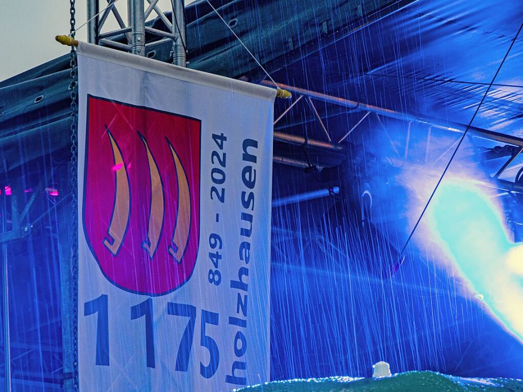 Szenen vom dreitgigen Dorffest 1175 Jahre Holzhausen