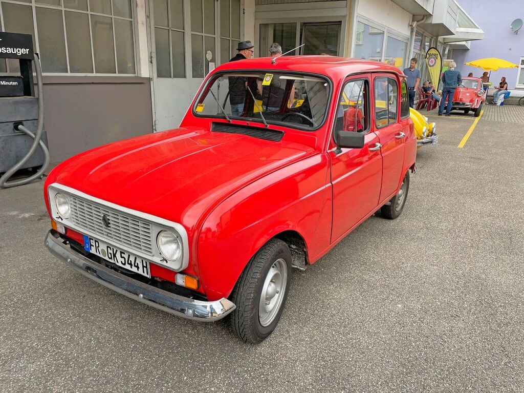 Ein offenes Museum war Teil des Programms beim Old- und Youngtimertreffen in Btzingen. Gegen eine geringe Spende durften Gste Ausfahrten mit den Oldtimern unternehmen. Die Spenden nutzt die Lebenshilfe fr die Anschaffung pdagogischer Spielgerte.