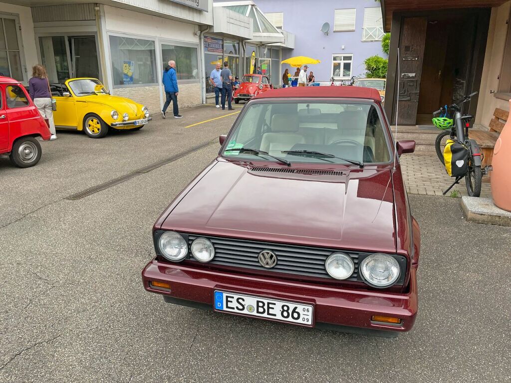 Ein offenes Museum war Teil des Programms beim Old- und Youngtimertreffen in Btzingen. Gegen eine geringe Spende durften Gste Ausfahrten mit den Oldtimern unternehmen. Die Spenden nutzt die Lebenshilfe fr die Anschaffung pdagogischer Spielgerte.