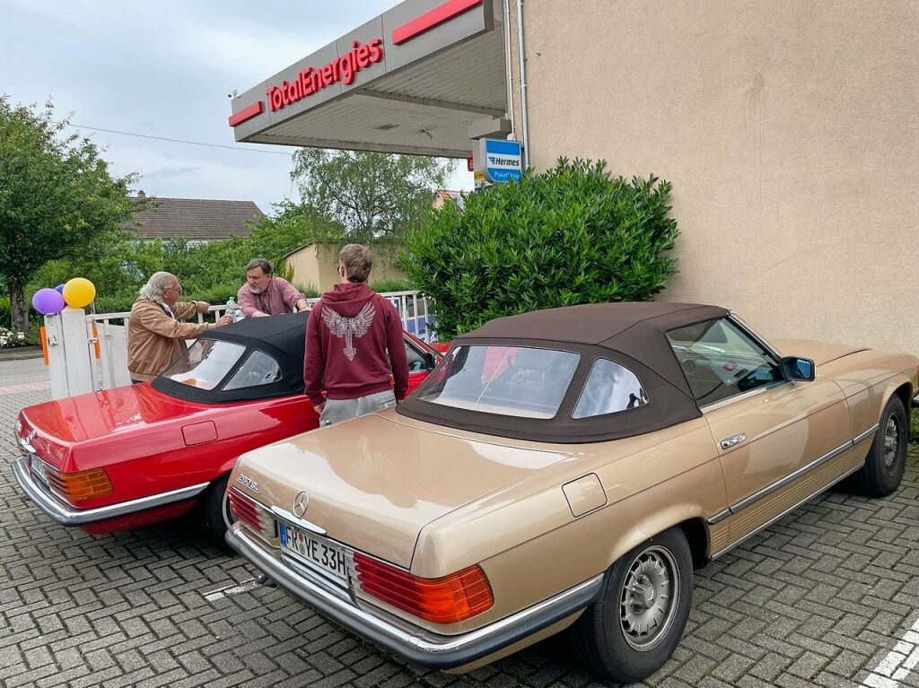 Ein offenes Museum war Teil des Programms beim Old- und Youngtimertreffen in Btzingen. Gegen eine geringe Spende durften Gste Ausfahrten mit den Oldtimern unternehmen. Die Spenden nutzt die Lebenshilfe fr die Anschaffung pdagogischer Spielgerte.