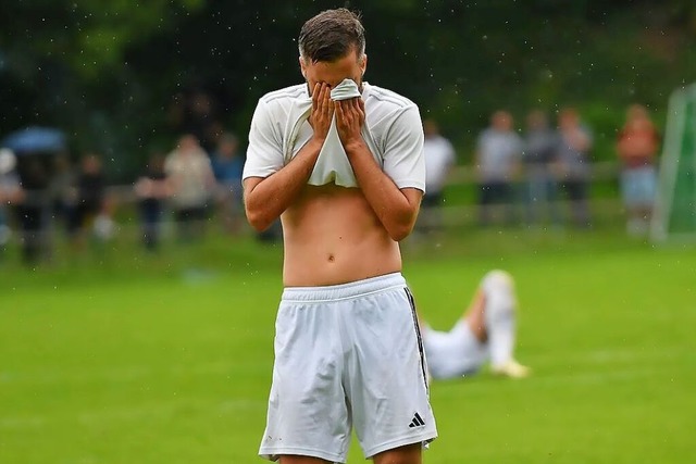 Sandro Knab und der  Laufenburg vergaben in Singen ihre Aufstiegschance.  | Foto: Jrgen Rudigier