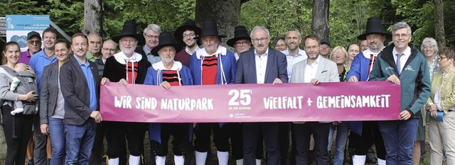 Viele Beteiligte haben zur Verwirklich...chenschwander Sagenpfads beigetragen.   | Foto: Cornelia Liebwein