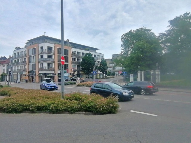 Der Verkehrsknotenpunkt zwischen Basle...nerstrae (vorne)  am Samstagvormittag  | Foto: Daniel Gramespacher