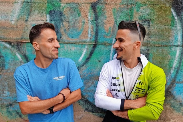 Haben schon viele Kilometer gemeinsam ...Brder Cumali (links) und Recep Arslan  | Foto: David Weigend