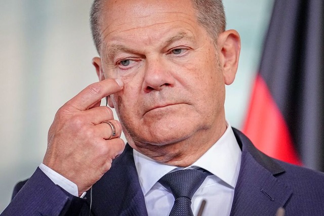 Bundeskanzler Olaf Scholz lehnt Neuwahlen deutlich ab.  | Foto: Kay Nietfeld (dpa)