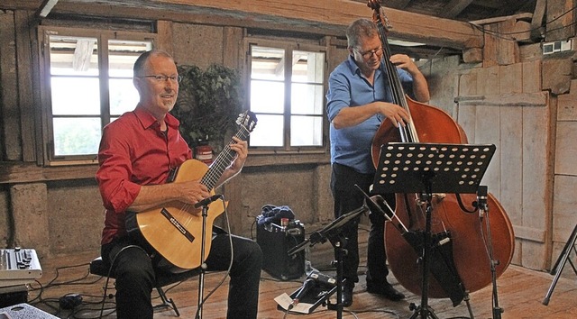 Oliver Fabro an der Gitarre und Martin... ihrem eigenen Stil des Flamenco-Jazz   | Foto: Michelle Gntert