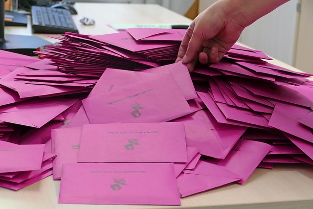 Die Gemeinderatswahl wird ausgezhlt.  | Foto: Lara Wehler