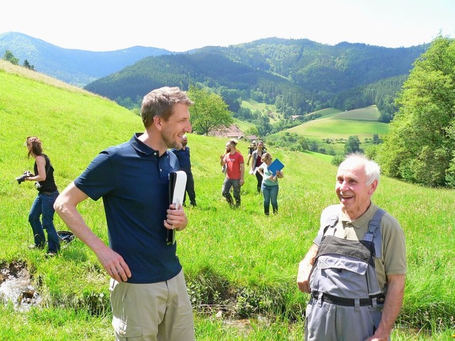 Rege diskutierten Projektleiter Holger...hwarzwald und Hofbauer Franz Schtzle.  | Foto: Kurt Meier