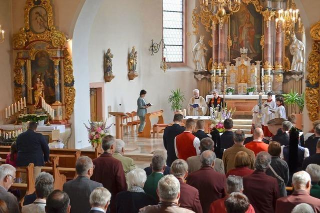 Biederbach feiern zum Jubilum einen Festgottesdienst und beten fr eine gute Zukunft