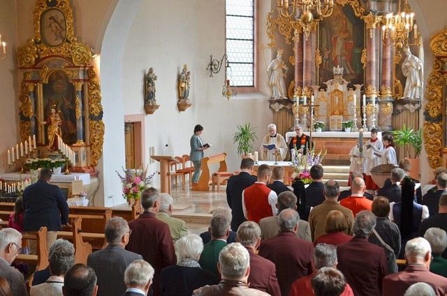 Pfarrerin Barbara Mller-Grtner und P...zum 700-jhrigen Bestehen Biederbachs.  | Foto: Nikolaus Bayer