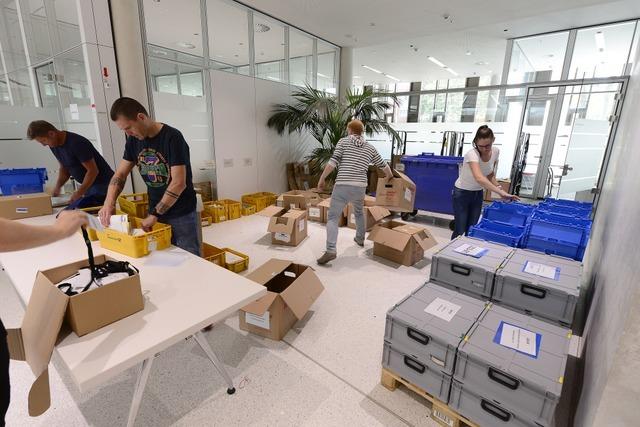 Fotos: So wird im Rathaus im Sthlinger in Freiburg die Kommunalwahl ausgezhlt