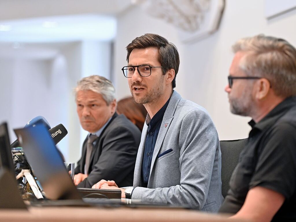 OB Martin Horn whrend der Pressekonferenz.