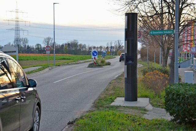 In Norsingen betreibt der Landkreis bereits einen stationren Blitzer.  | Foto: Sophia Hesser