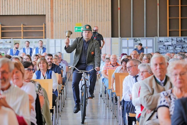 Bernd Dosch (hier als Dorfbott beim Ge...as Brgerforum greift nach dem Posten.  | Foto: Adrian Hofmann