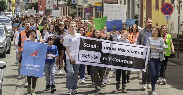 Die Kenzinger Gymnasiasten demonstrierten fr Demokratie und Vielfalt.  | Foto: DMYTRO HUBANOV (Gymnasium Kenzingen)