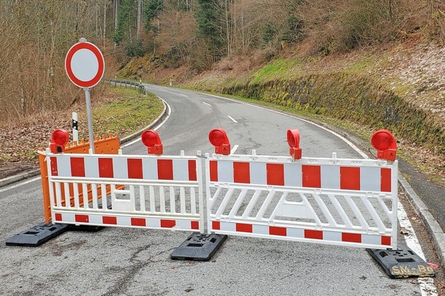 Bis zur Schattenmhle kommen Fahrzeuge aus Lffingen, dahinter ist Schluss.  | Foto: Stefan Mertlik