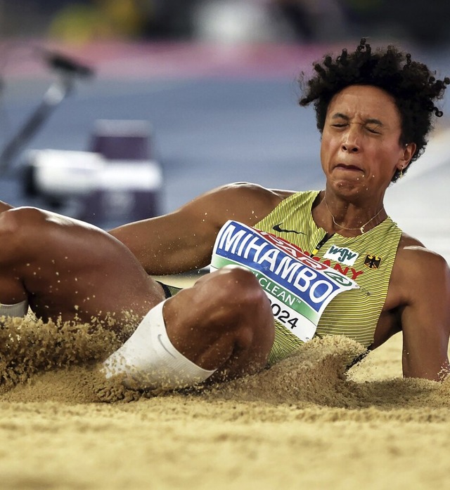 Die Olympiasiegerin ist auch Europameisterin: Malaika Mihambo  | Foto: Oliver Weiken (dpa)