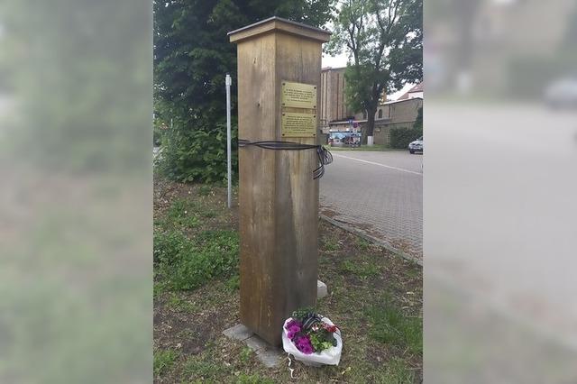 In Trebbin erinnert eine Stele an einen rassistischen Anschlag