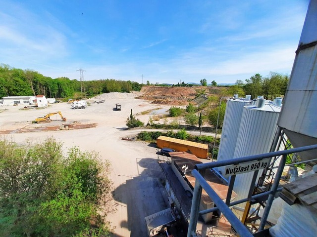 Auf dieser Flche sollen die Beton-Wie...ing-Zentrum des Landkreises entstehen.  | Foto: Hannes Lauber