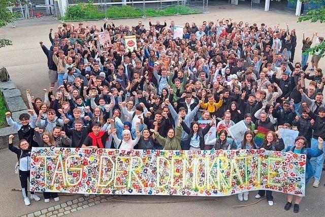 Hans-Thoma-Schule in Titisee-Neustadt feiert Tag der Demokratie