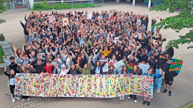 Beim Tag der Demokratie wurde in Neustadt sogar getanzt.  | Foto: Landratsamt