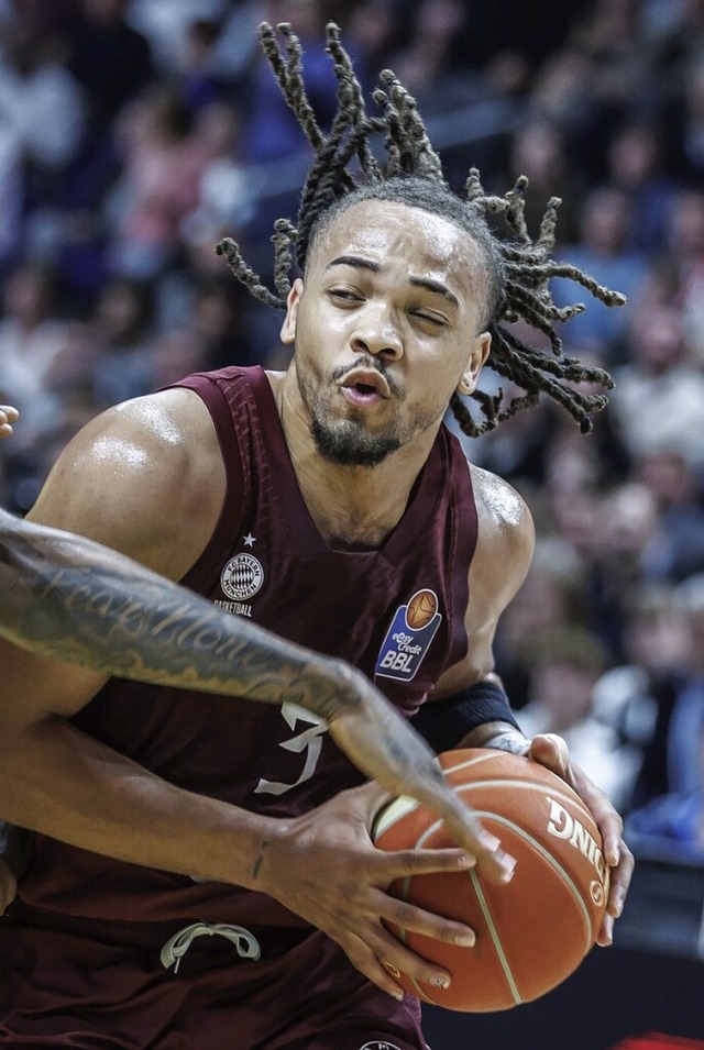 Bayern-Spieler Carsen Edwards berragte im vierten Finalspiel.  | Foto: Andreas Gora (dpa)