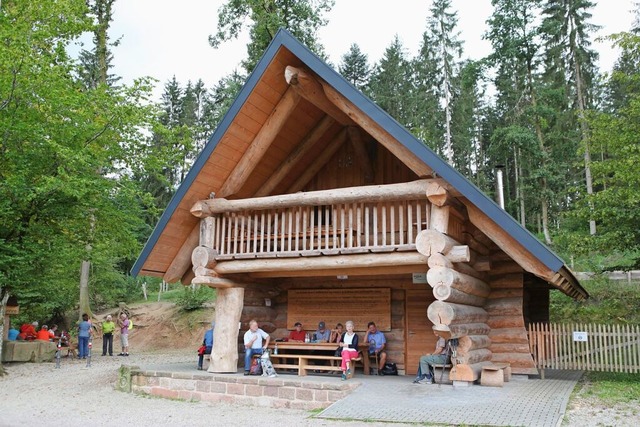 Schon heute ist das Blockhaus willkommener Rastplatz fr Wanderer.  | Foto: Bastian Bernhardt