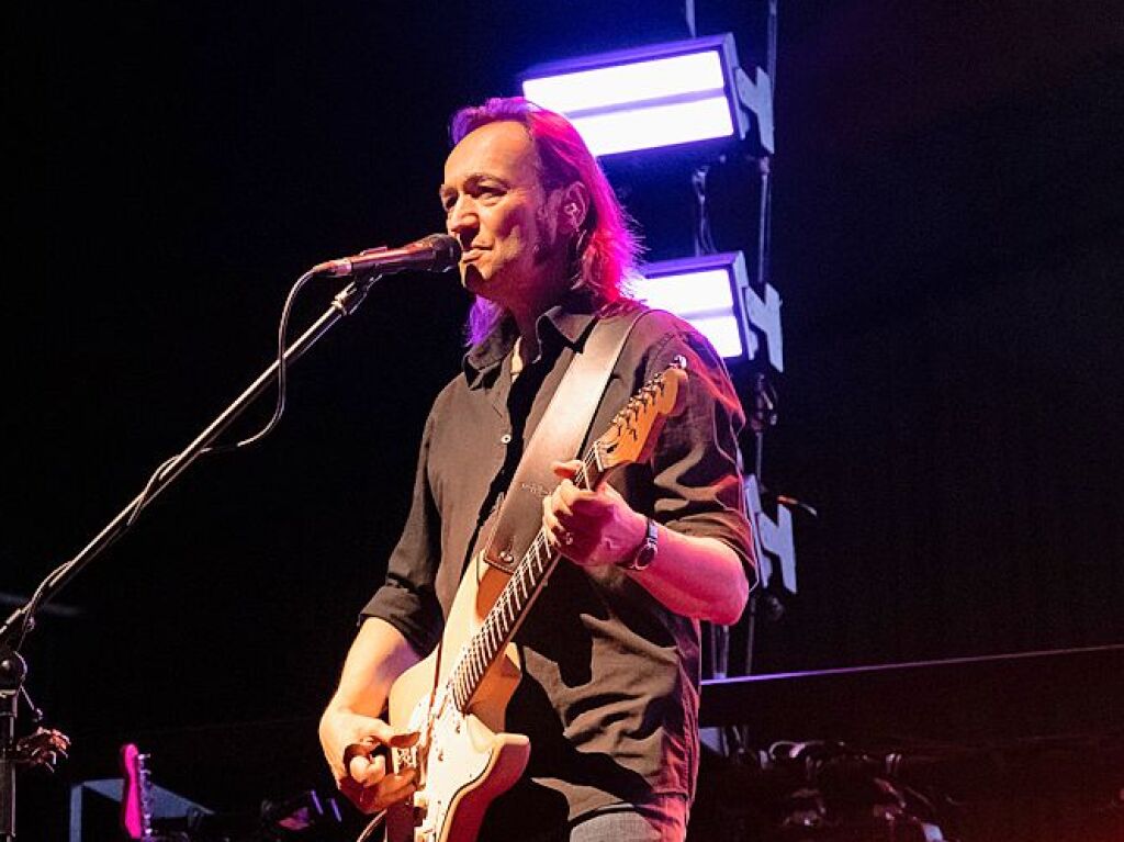 Matthias Reim hat sich mit seiner einzigartigen Mischung aus Schlager und Rockmusik eine treue Fangemeinde aufgebaut. Die kam auf ihre vollen Kosten am Samstagabend.