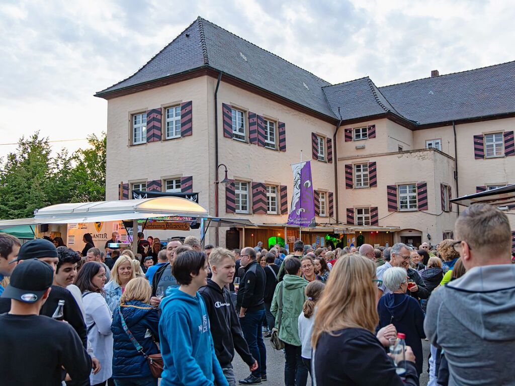 Viele Ehrenkircher und Besucher aus dem Umland haben sich beim Schlossgrabenhock in Kirchhofen vergngt.