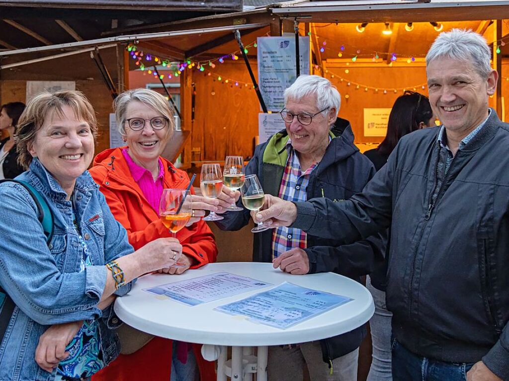 Viele Ehrenkircher und Besucher aus dem Umland haben sich beim Schlossgrabenhock in Kirchhofen vergngt.