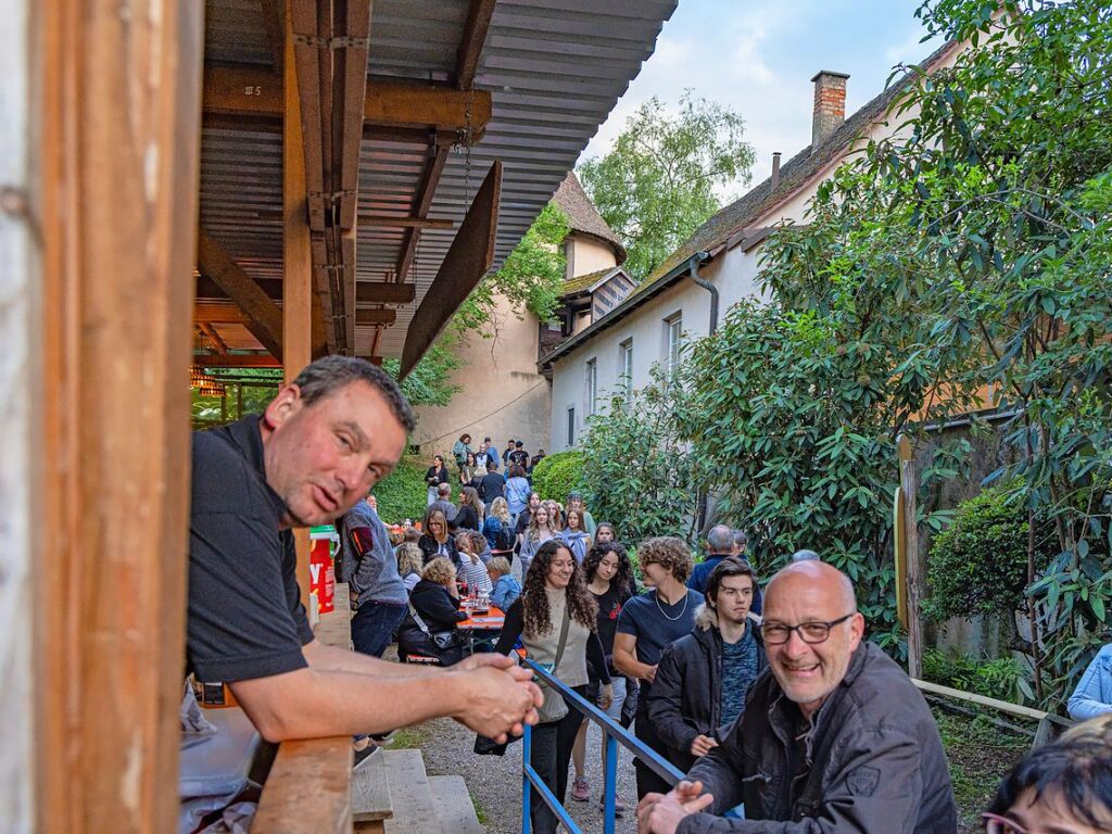 Viele Ehrenkircher und Besucher aus dem Umland haben sich beim Schlossgrabenhock in Kirchhofen vergngt.