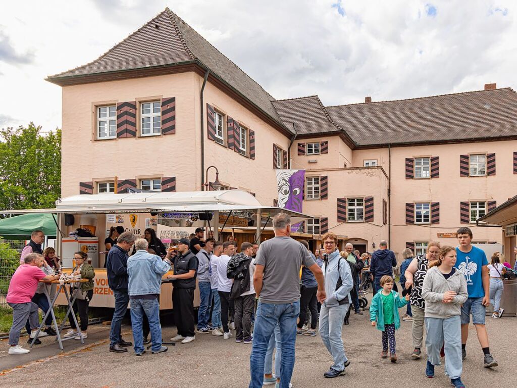 Viele Ehrenkircher und Besucher aus dem Umland haben sich beim Schlossgrabenhock in Kirchhofen vergngt.