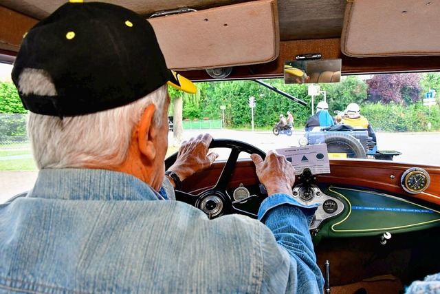 Bei der Ausfahrt  von Oldtimern &#8211...inem historischen  Ford Jahrgang 1931.  | Foto: Dieter Erggelet